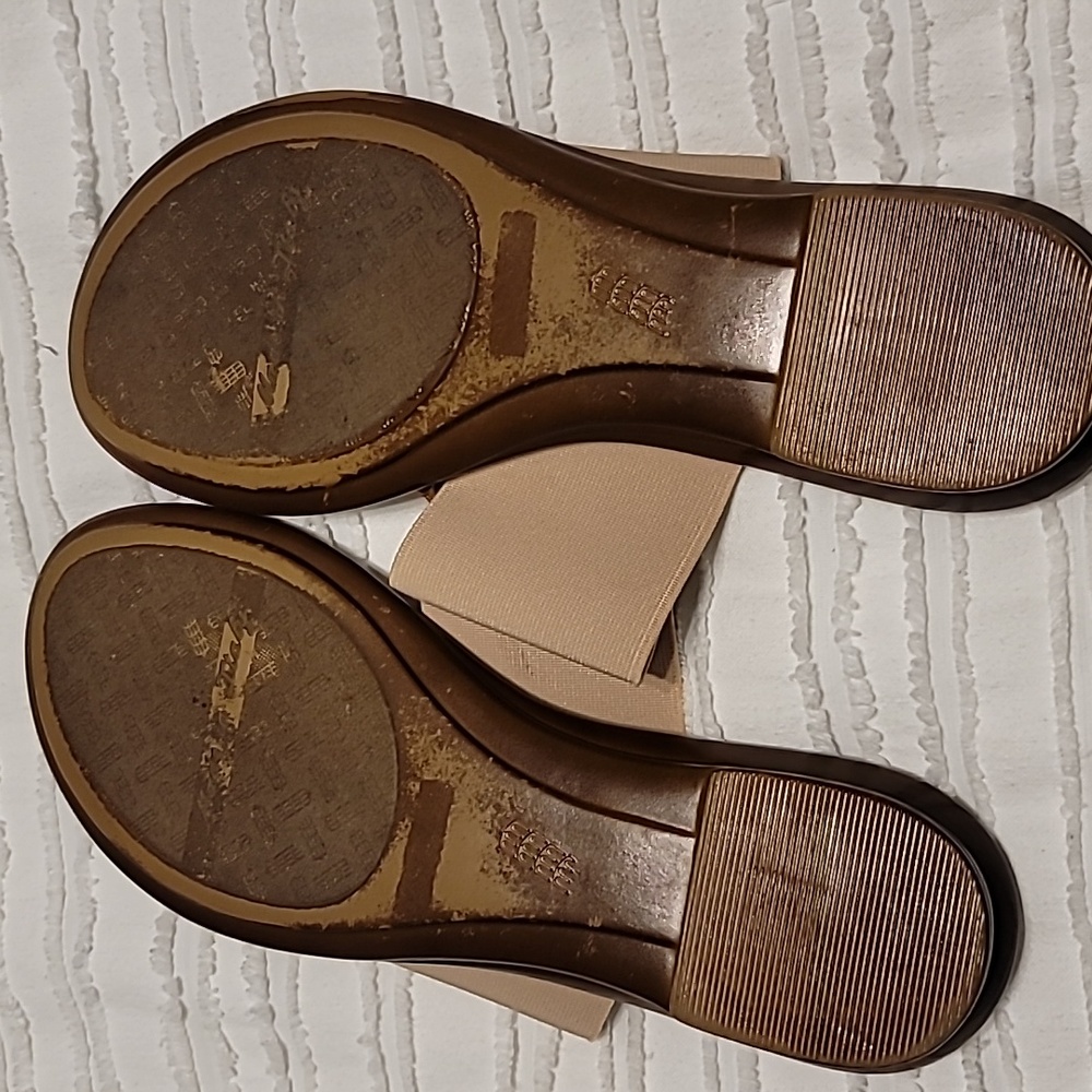Tan sandals - Picture 4 of 4
